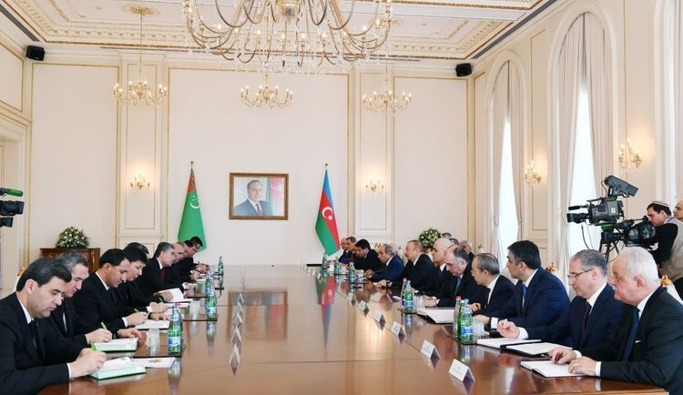 Состоялась встреча президентов Азербайджана и Туркменистана в расширенном составе - ОБНОВЛЕНО