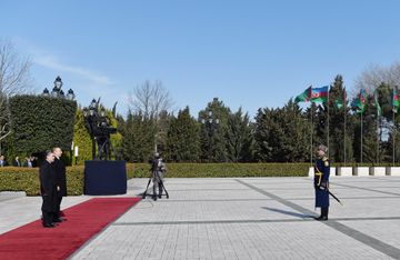 Türkmənistan Prezidentinin rəsmi qarşılanma mərasimi olub