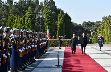 Türkmənistan Prezidentinin rəsmi qarşılanma mərasimi olub