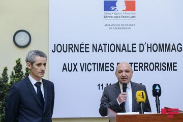 Fransa səfirliyində 11 mart terror qurbanlarının anım mərasimi keçirilib - FOTO