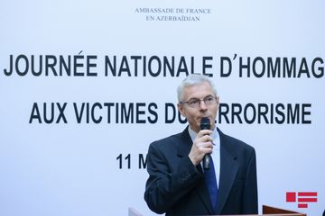 Fransa səfirliyində 11 mart terror qurbanlarının anım mərasimi keçirilib - FOTO