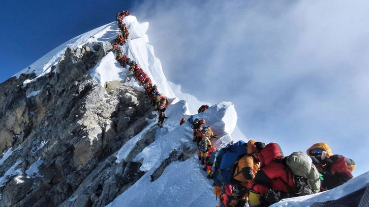 Nepal Himalay zirvələrini ekspedisiyalara bağlayıb
