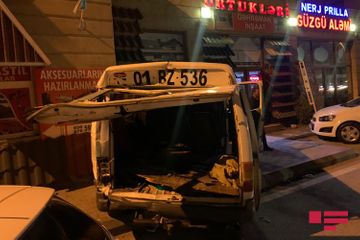 Bakıda yük avtomobili kiçik tutumlu yük maşınına çırpılıb - FOTO