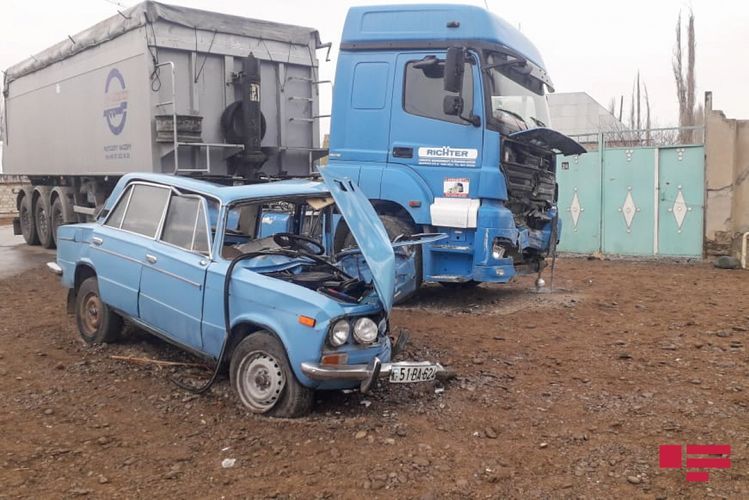 В Самухе столкнулись грузовик и легковой автомобиль, есть погибший - ФОТО