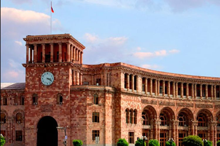 Ermənistanda koronavirusa görə fövqəladə vəziyyət elan edilib