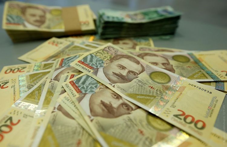 Национальная валюта Грузии рекордно подешевела
