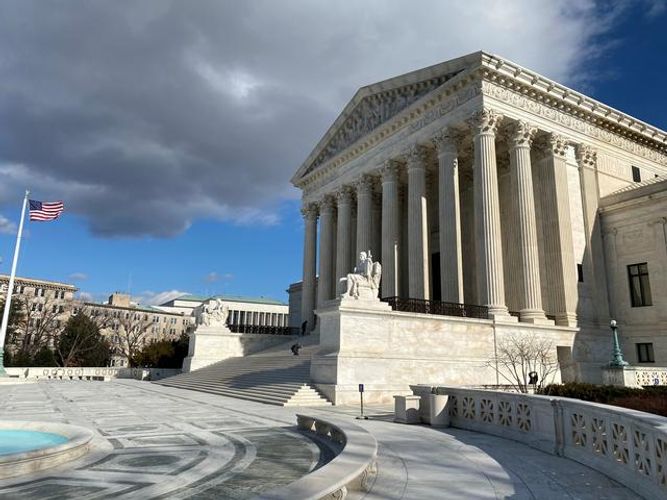 U.S. Supreme Court postpones arguments amid coronavirus worries