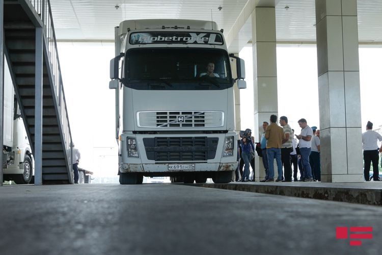 State Customs Committee: There is no restriction in movement of trucks with Russia, Iran, and Georgia