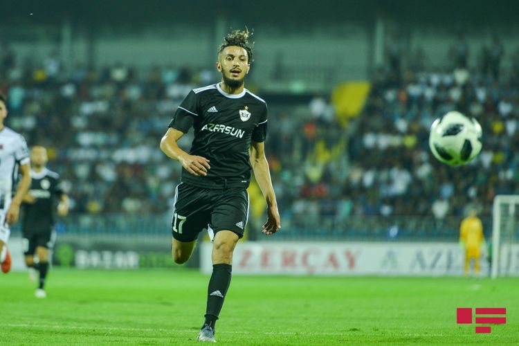 Robert Prosineçki “Qarabağ”ın futbolçusunu Türkiyə klubuna aparır