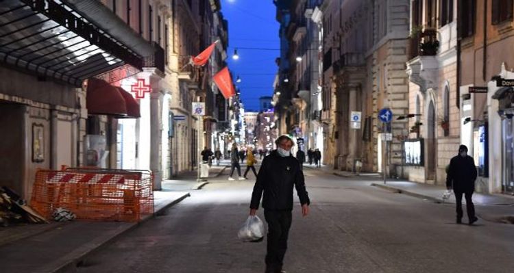 Thousands violate lockdown in Italy, coronavirus disaster grows