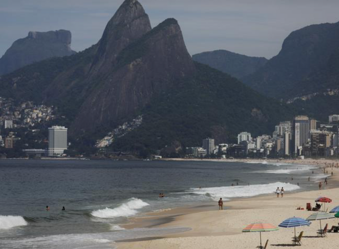 Brazil records 7th coronavirus death, closes land borders