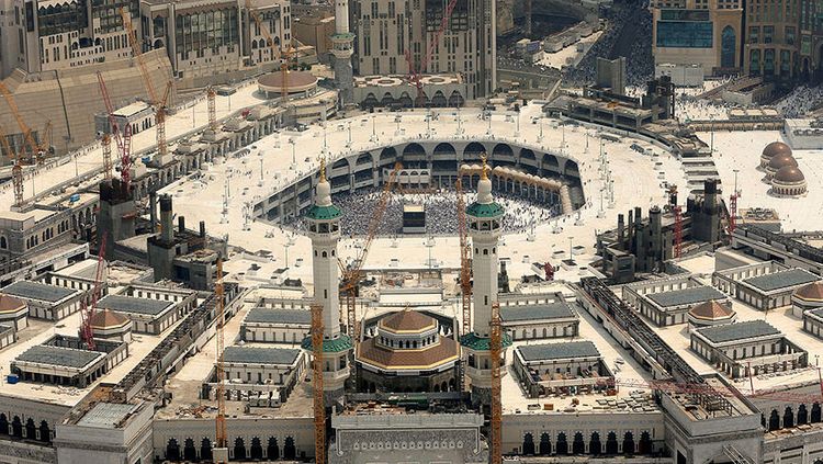 Из-за коронавируса закрылись главные святыни ислама в Мекке и Медине