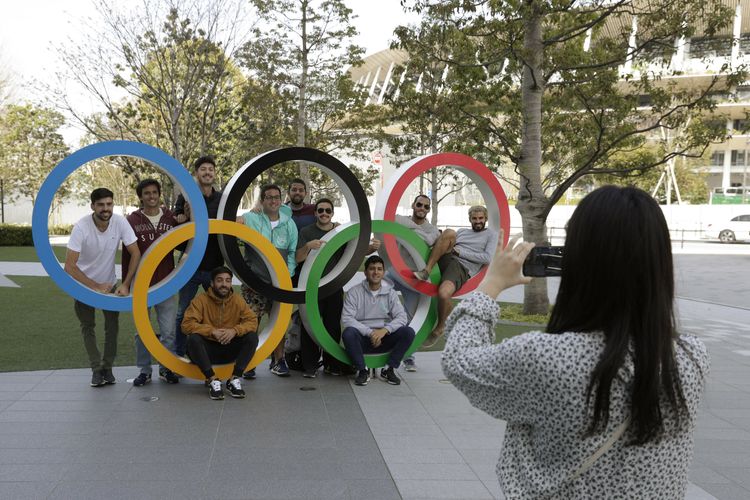IOC looking at postponing Olympics as Australia, Canada pull out