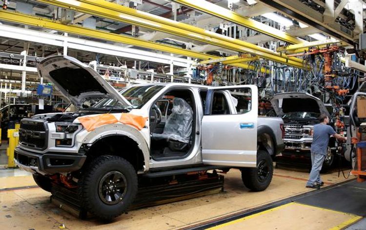 U.S. carmakers move to shore up cash, Ford to restart some plants