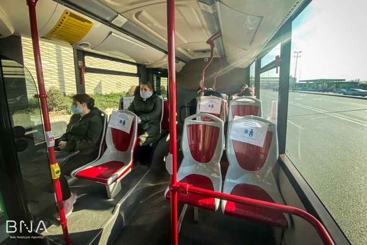  В автобусах BakuBus применены правила соблюдения социального дистанцирования