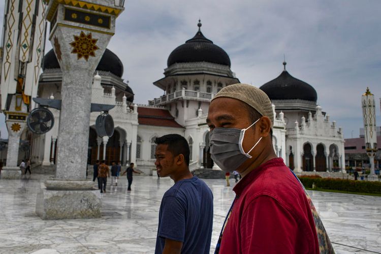 Indonesia confirms 130 new coronavirus infections, taking total to 1,285