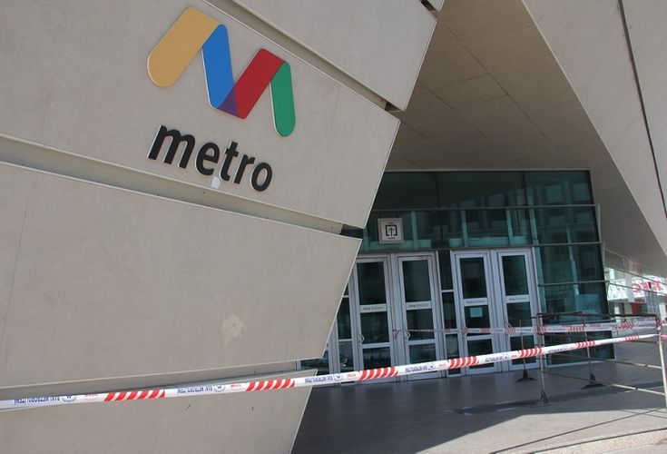 Passengers’ movement at the entrances to metro stations restricted somewhat