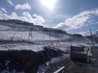 Azərbaycanın şimal bölgəsinin dağlıq yaşayış məntəqələrinə qar yağıb - FOTO