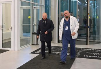 Putinin bir həftə əvvəl olduğu xəstəxananın baş həkimi koronavirusa yoluxub