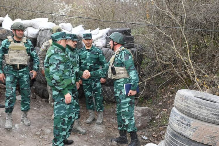 Магеррам Алиев и Эльчин Гулиев посетили воинские части на границе Азербайджана и Армении