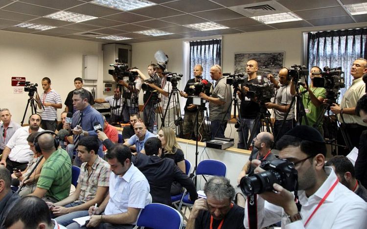 Dünyada koronavirusdan 55 jurnalist vəfat edib