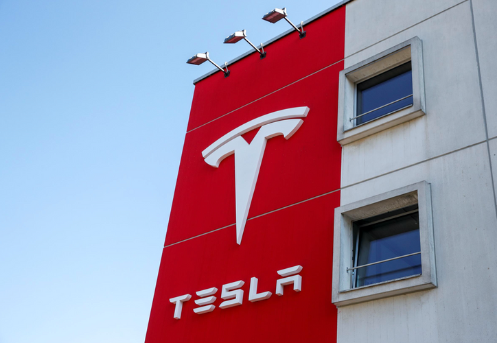 Tesla applies to become UK electricity provider