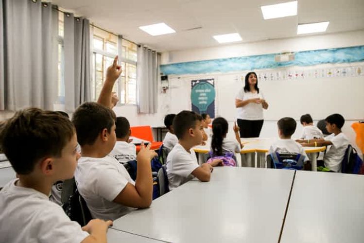 Большая часть школ в Израиле возобновила работу