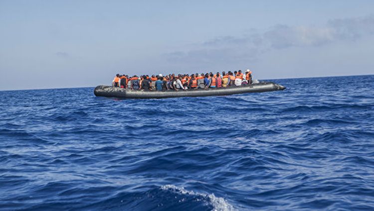 Британские пограничники перехватили три лодки с 49 мигрантами