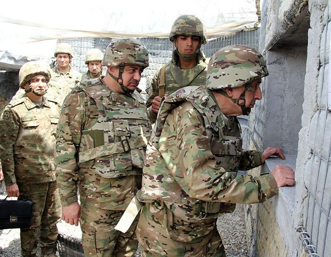 Министр обороны посетил передовые воинские части - ФОТО
