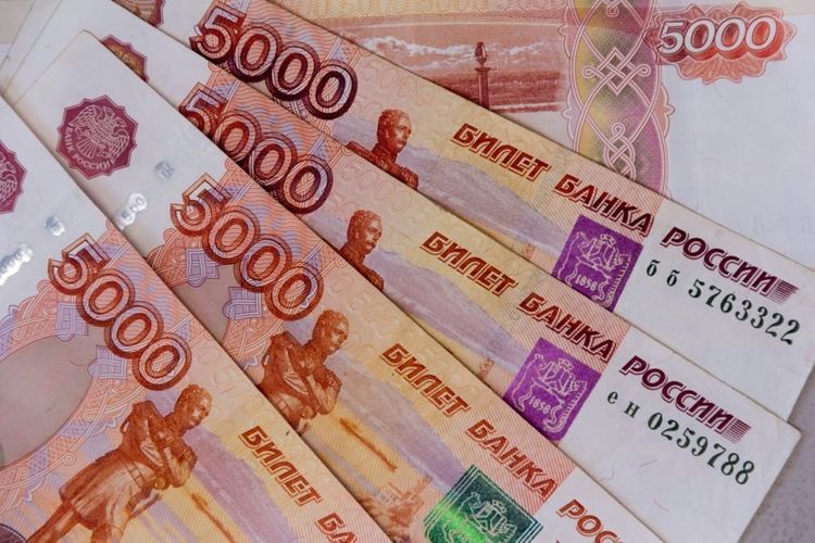 Azərbaycan əhalisi martda nağd rubl alışını iki dəfəyə yaxın artırıb