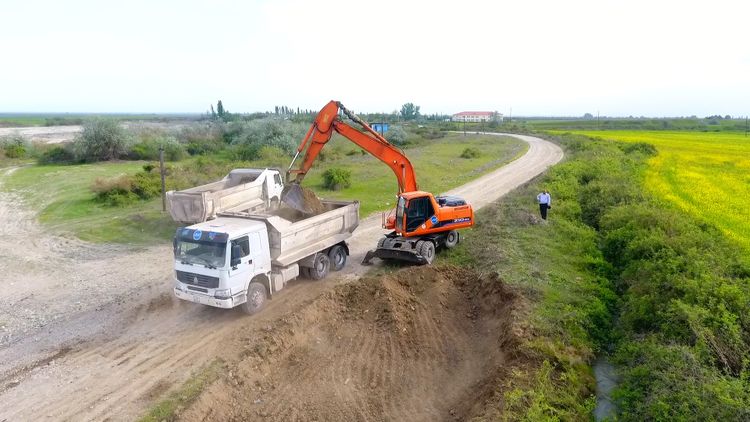 Ağsuda 9 yaşayış məntəqəsinin avtomobil yolları yenidən qurulur