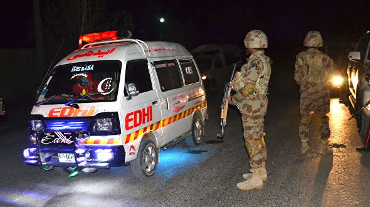 В Пакистане при взрыве самодельной бомбы погибли шесть военнослужащих