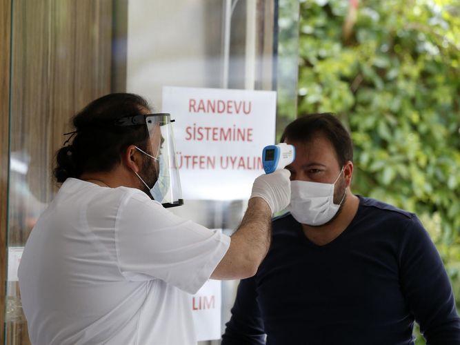 Turkish malls, barbershops reopen amid easing of restrictions