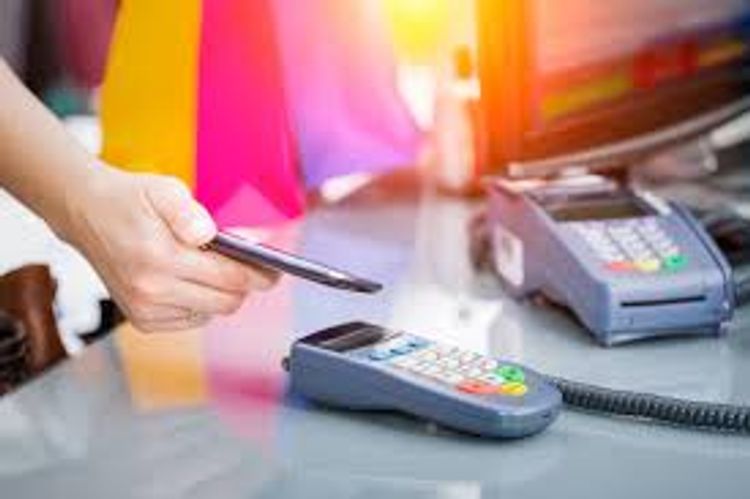 Azərbaycanda nağdsız ödənişlərin həcmi 50% artıb