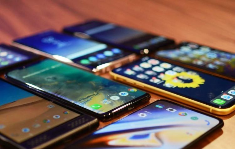 Azərbaycana mobil telefonların idxalı azalıb
