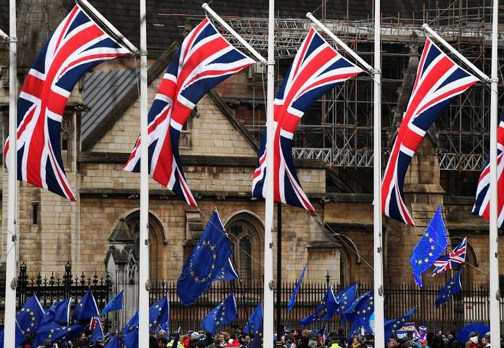 We will not give up our independence to EU, UK cabinet agrees