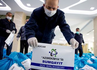 Kimyaçılar Sumqayıtda 4 mindən çox aztəminatlı ailəyə ərzaq yardımı edib - FOTO