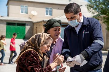 Kimyaçılar Sumqayıtda 4 mindən çox aztəminatlı ailəyə ərzaq yardımı edib - FOTO