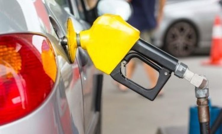 В этом году от продажи автомобильного топлива Азербайджан получил 627 млн. манатов дохода 