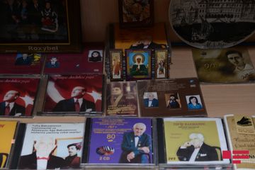 Bəstəkar Tofiq Bakıxanov: “Vaxtında atam da bu familiyaya görə əziyyət çəkmişdi” - MÜSAHİBƏ