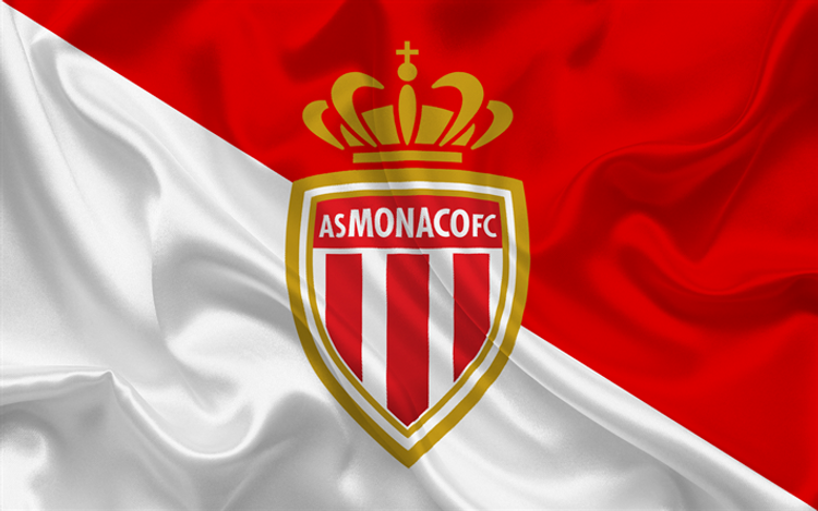 “Monako” 30 futbolçusunu satır
