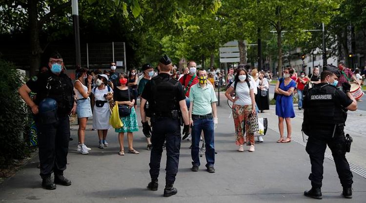 France to allow religious gatherings, with worshippers in masks, after Covid-19 ban