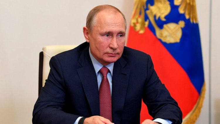 Putin signs bill on remote voting experiment in Moscow in 2020-2021
