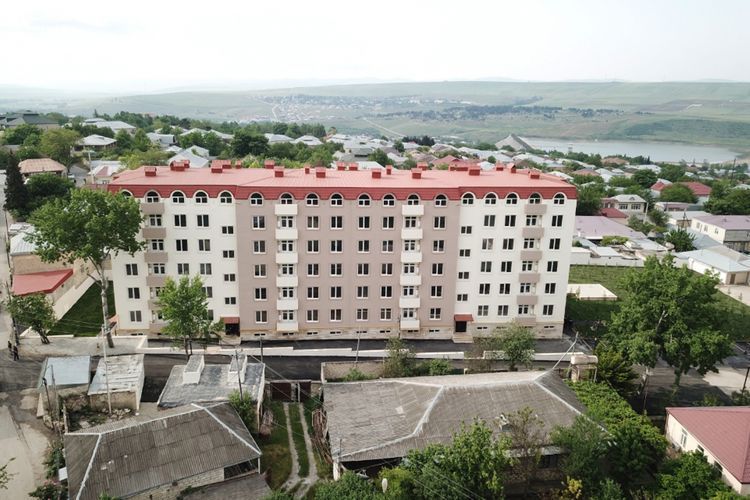Президент Ильхам Алиев ознакомился с условиями, созданными в построенных в Шамахы многоэтажных зданиях  - ОБНОВЛЕНО