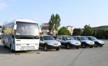  Prezident İlham Əliyev Şamaxıya ayrılan nəqliyyat vasitələri və xüsusi texnikalarla tanış olub - YENİLƏNİB