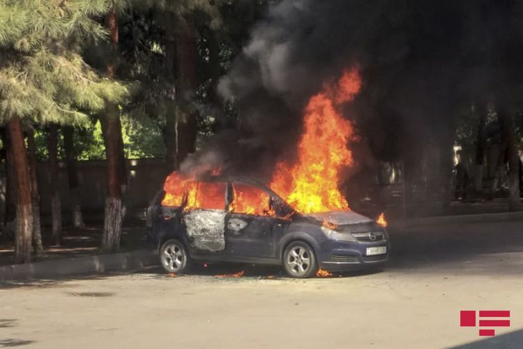 В Губе и Хачмазе сгорели автомобили