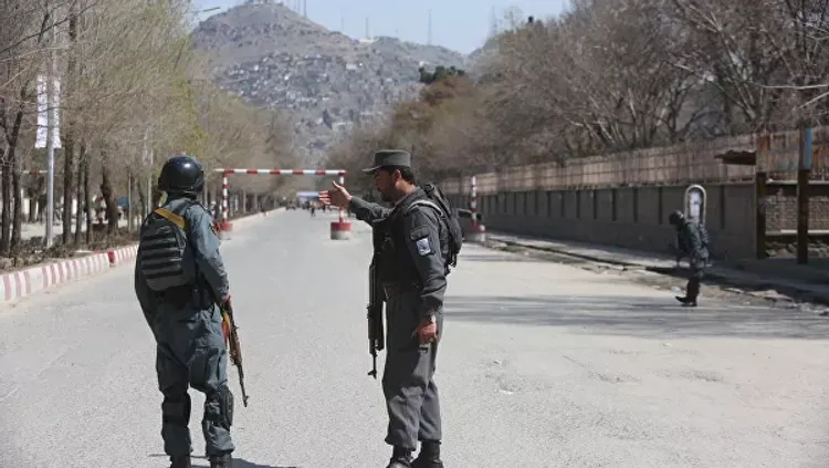 Два сотрудника афганского телеканала погибли при взрыве в автобусе