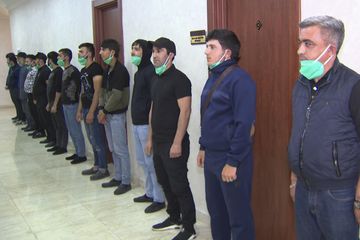 “Fəvvarələr meydanı”nda fleşmob keçirənlər saxlanılıb - VİDEO