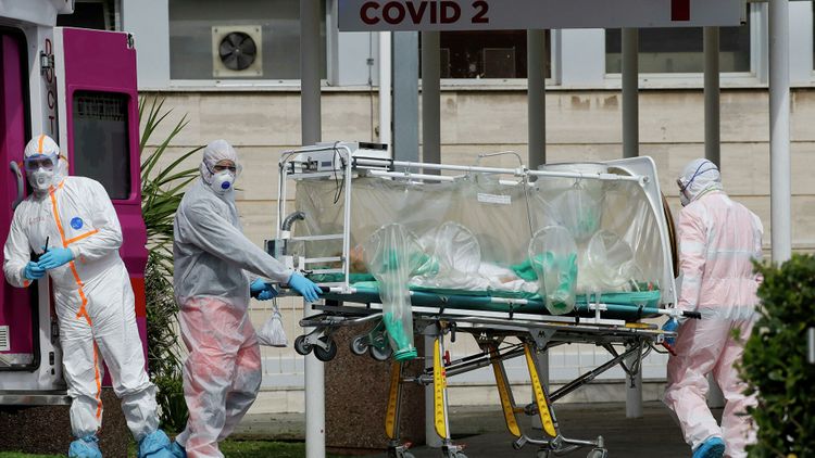 В мире за сутки выявили рекордное число случаев заражения коронавирусом
