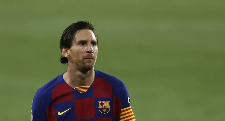 Lionel Messi should have been sent off for his outburst in game with Alaves, says Spanish referee